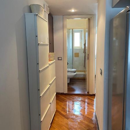 Little Nest Apartment Специя Екстериор снимка
