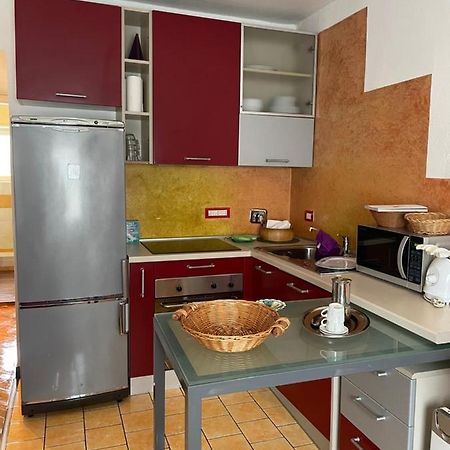 Little Nest Apartment Специя Екстериор снимка