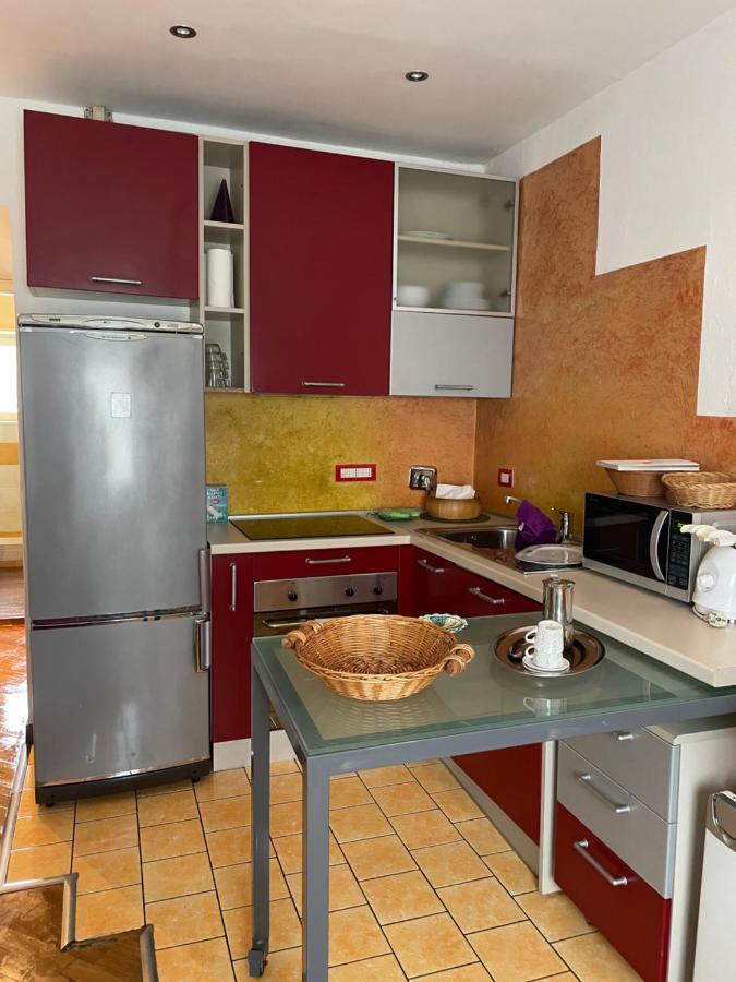 Little Nest Apartment Специя Екстериор снимка