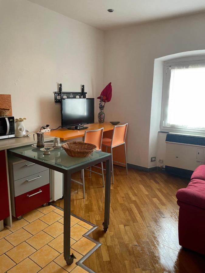 Little Nest Apartment Специя Екстериор снимка